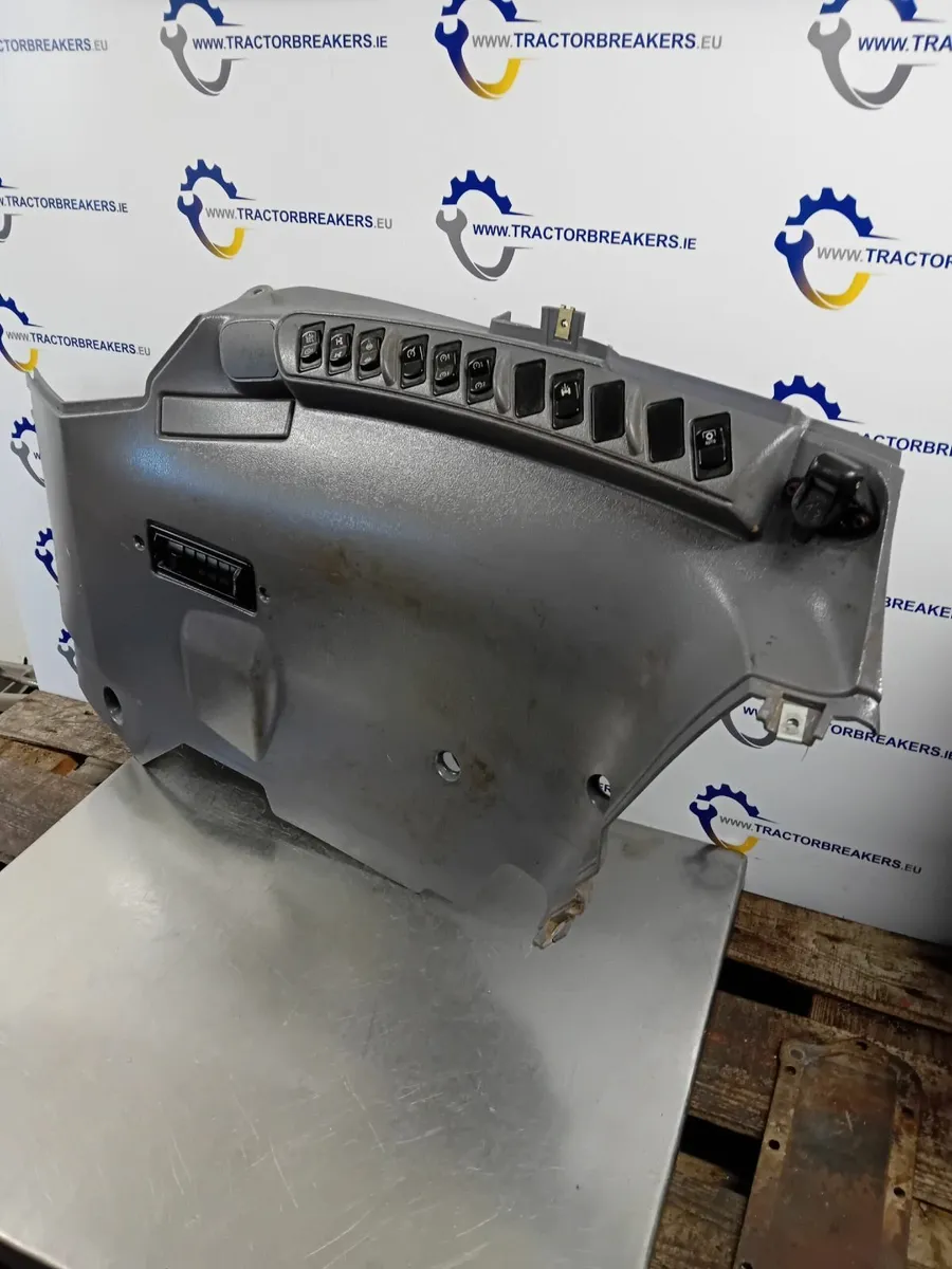 NEW HOLLAND TS135A DISMANTLED - Image 3