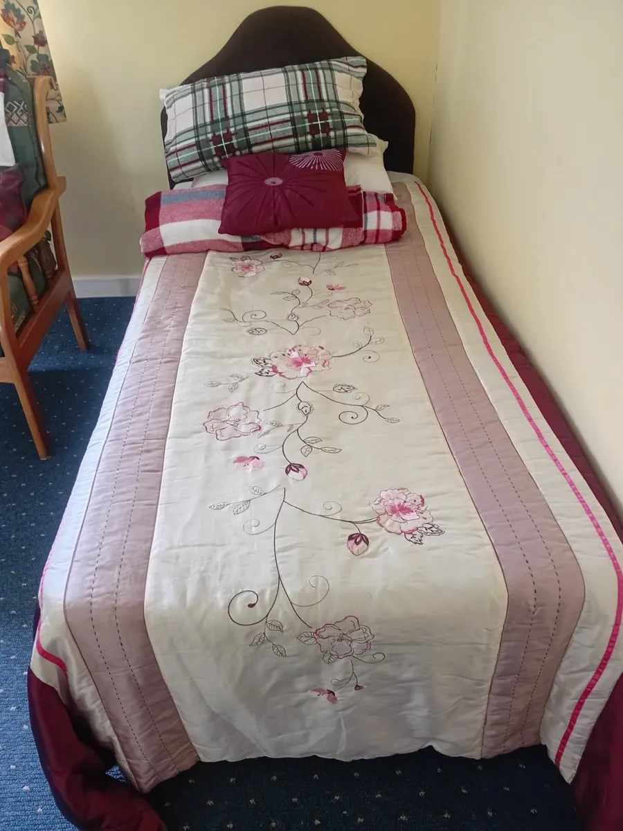 Single bed free - Image 1