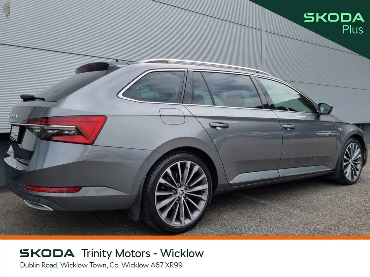 Skoda Superb Combi L K 2.0tdi 150HP DSG Trinity S - Image 3