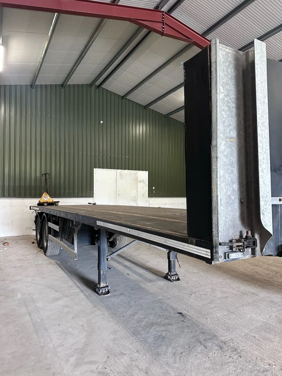 Flat trailer with moffett mounty kit - Image 1
