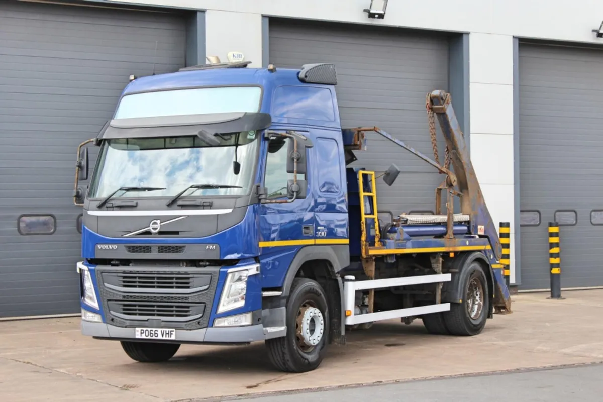 2016 VOLVO FM330 4X2 SKIP LOADER DRAW-BAR SPEC - Image 3