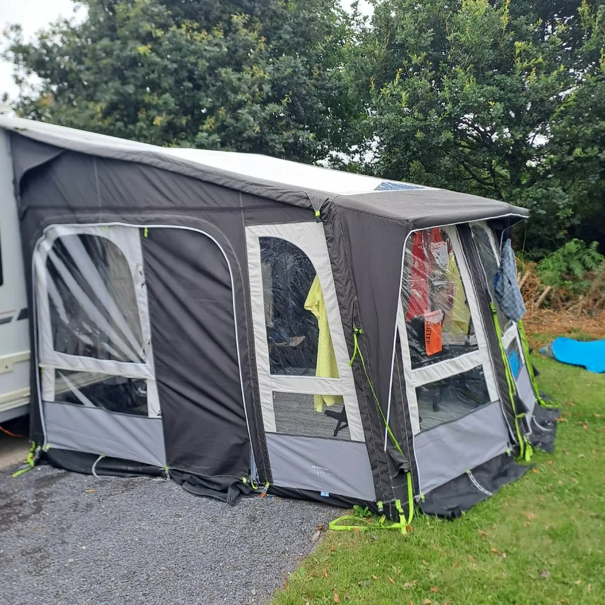 Caravan awning - Image 1