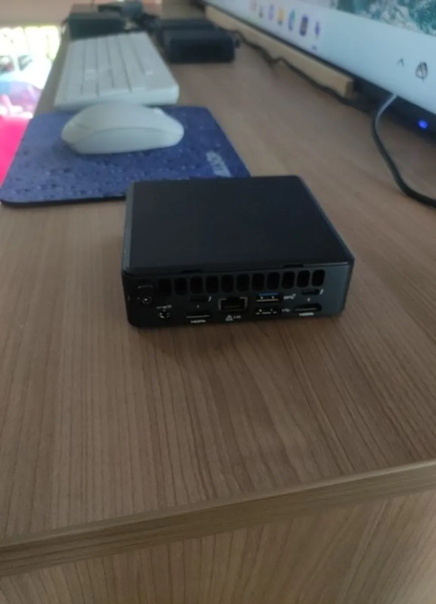 4 Intel NUC mini  computers - Image 3