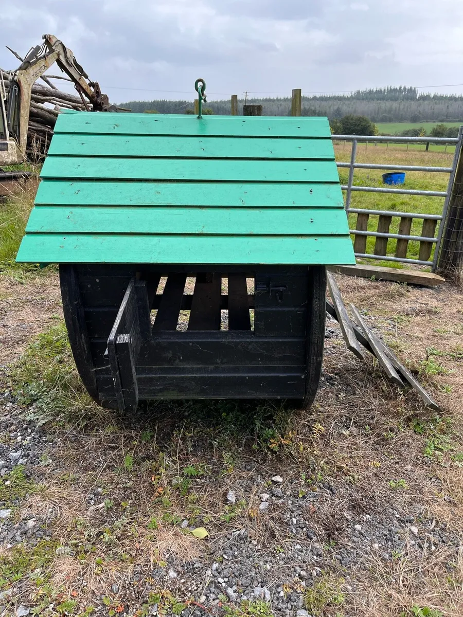 Hen House - Image 1