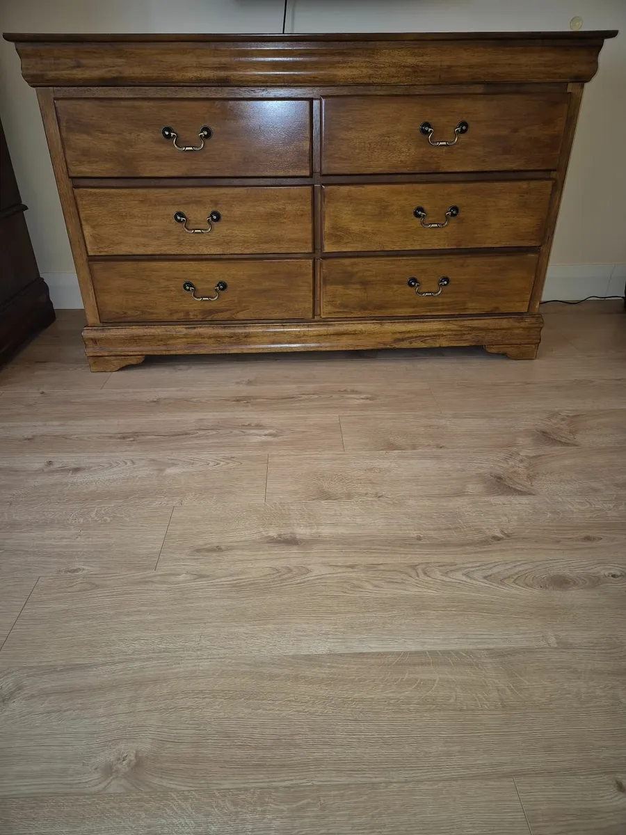 Bedroom furniture - Image 2