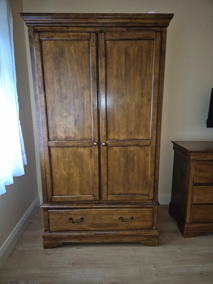 Bedroom furniture - Image 3