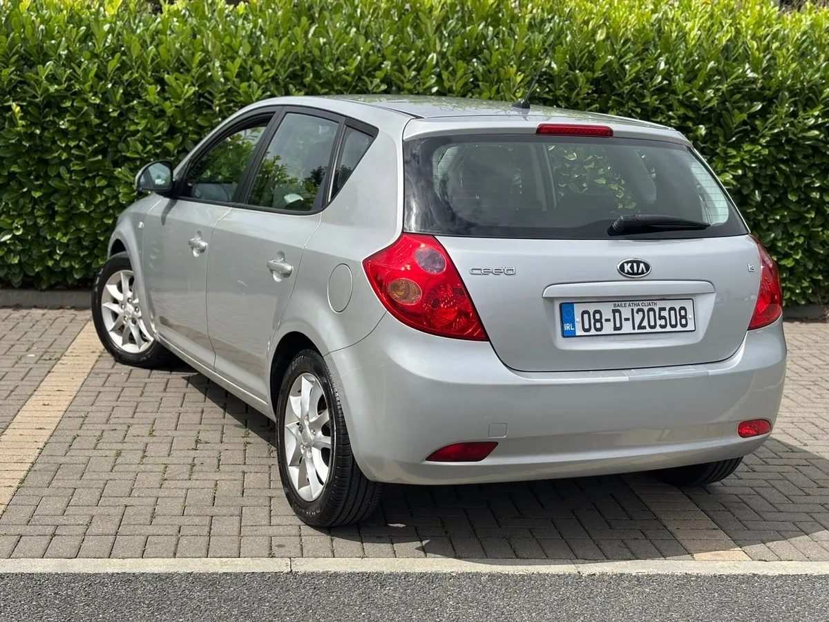 KIA CEED 1.6 CRDI AUTOMATIC NEW NCT IMMACULATE - Image 3
