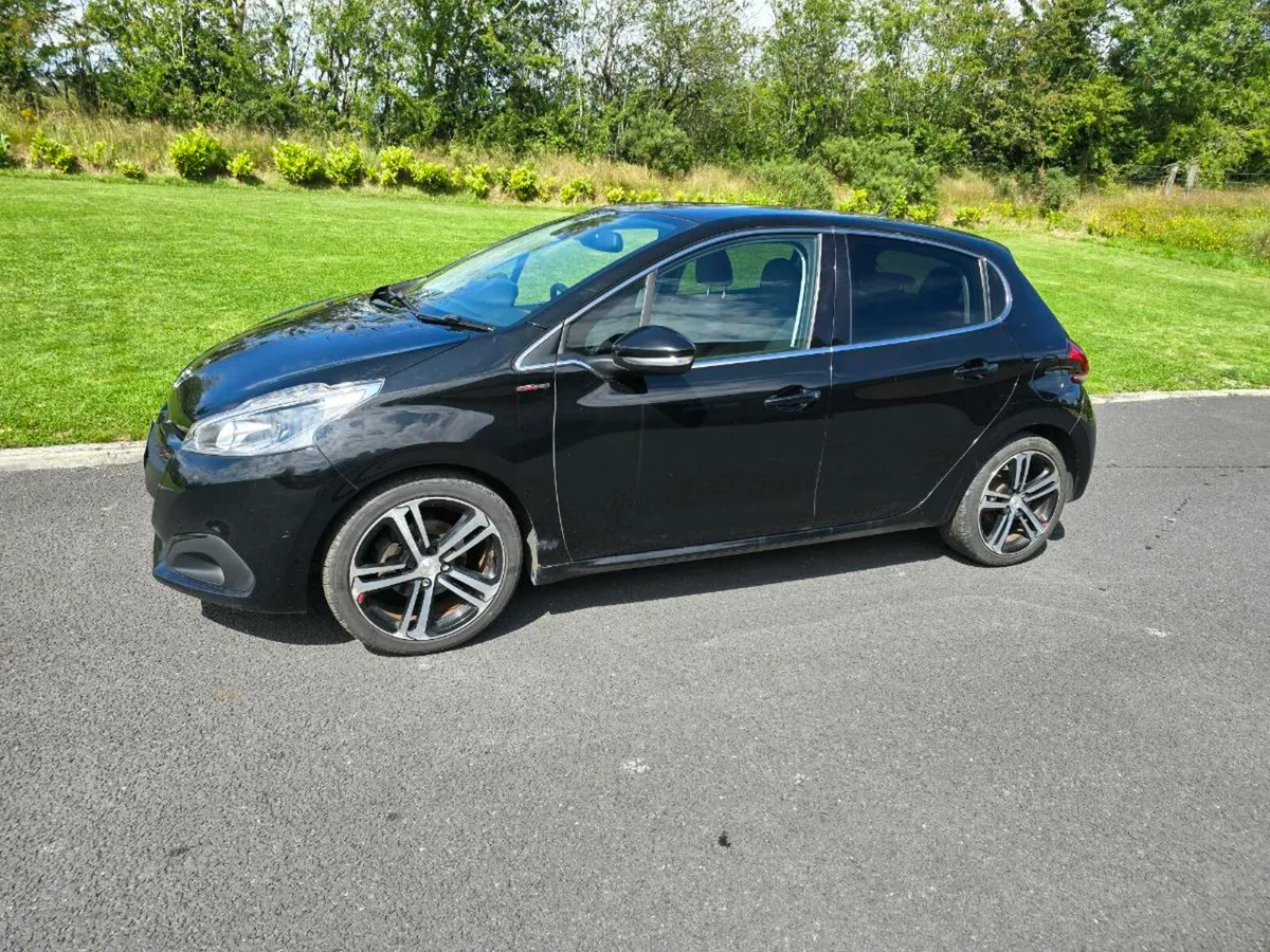 Peugeot 208 2018 diesel - Image 2