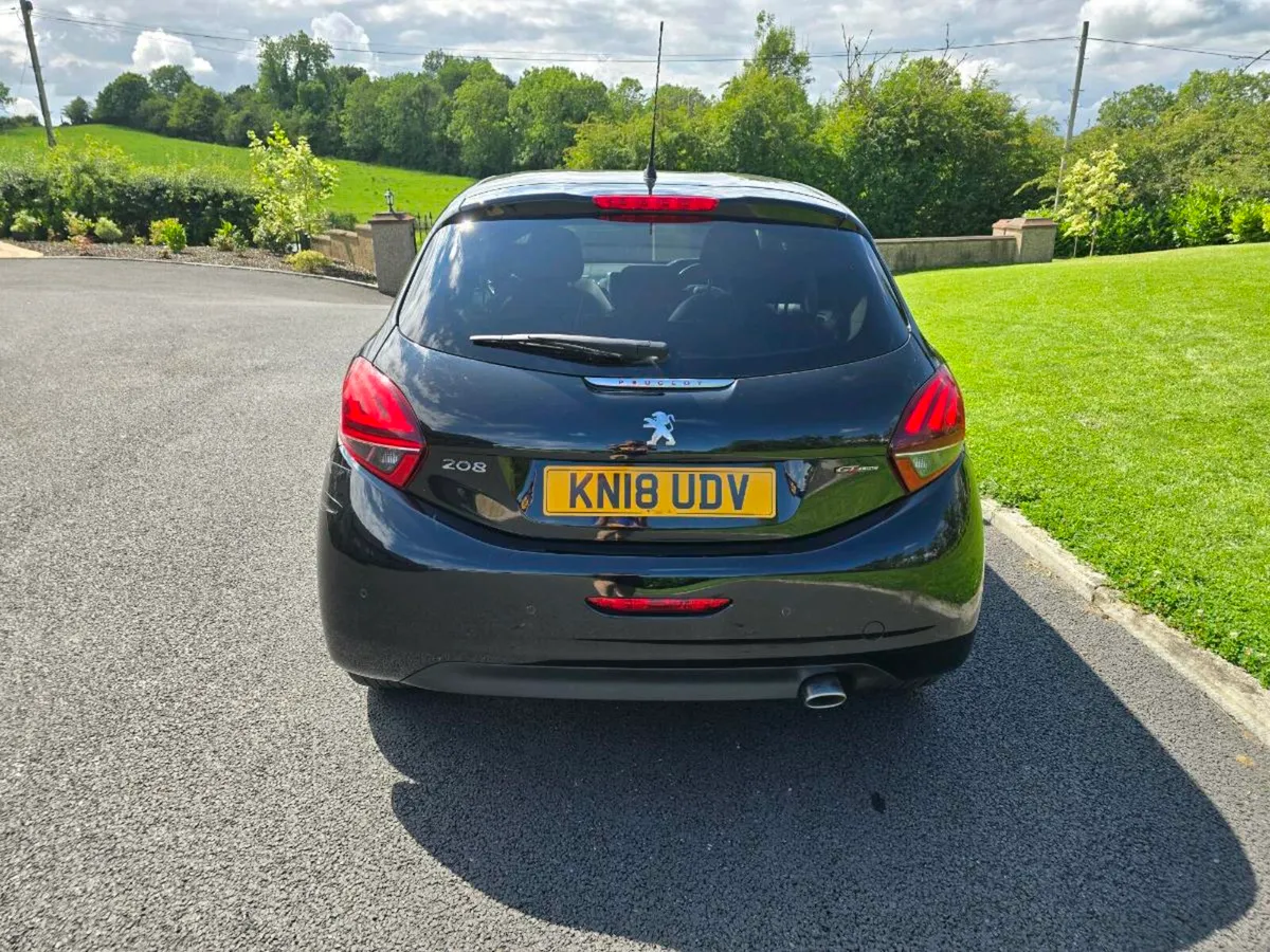 Peugeot 208 2018 diesel - Image 3
