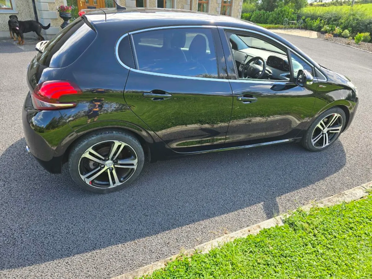 Peugeot 208 2018 diesel - Image 4