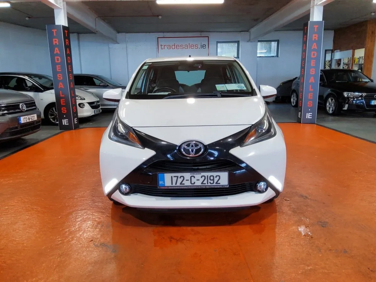 Toyota AYGO 1.0 Vvt-i X-play - Image 1