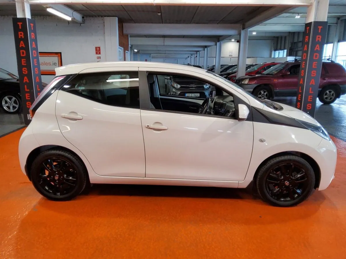 Toyota AYGO 1.0 Vvt-i X-play - Image 4