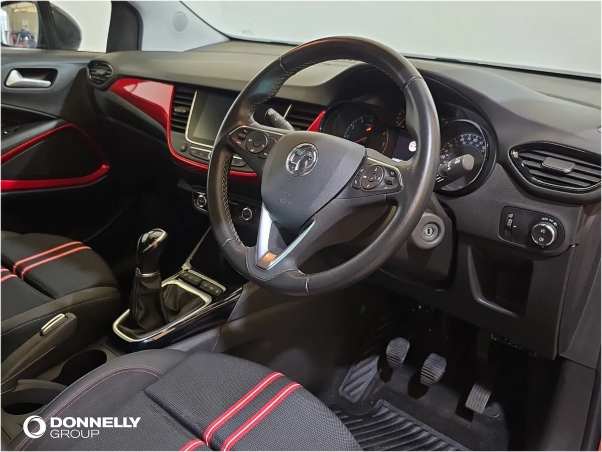 Vauxhall Crossland Hatchback SRi Nav - Image 4