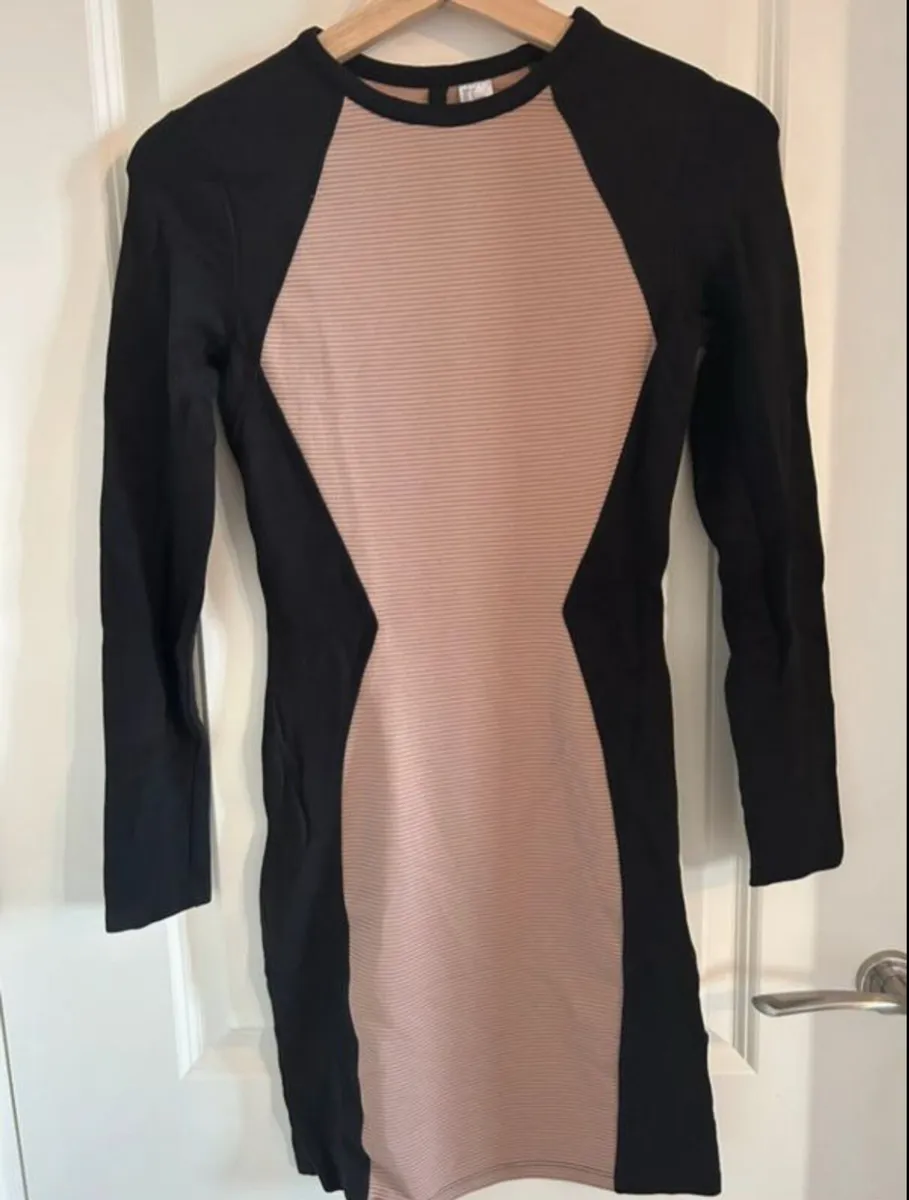 H&M long sleeve bodycon dress - Image 4