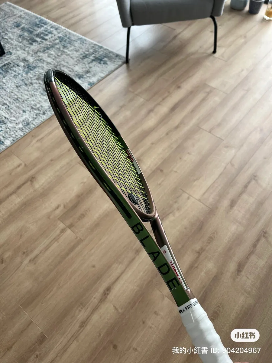 Tennis Racquet, Blade 98 V8 - Image 3