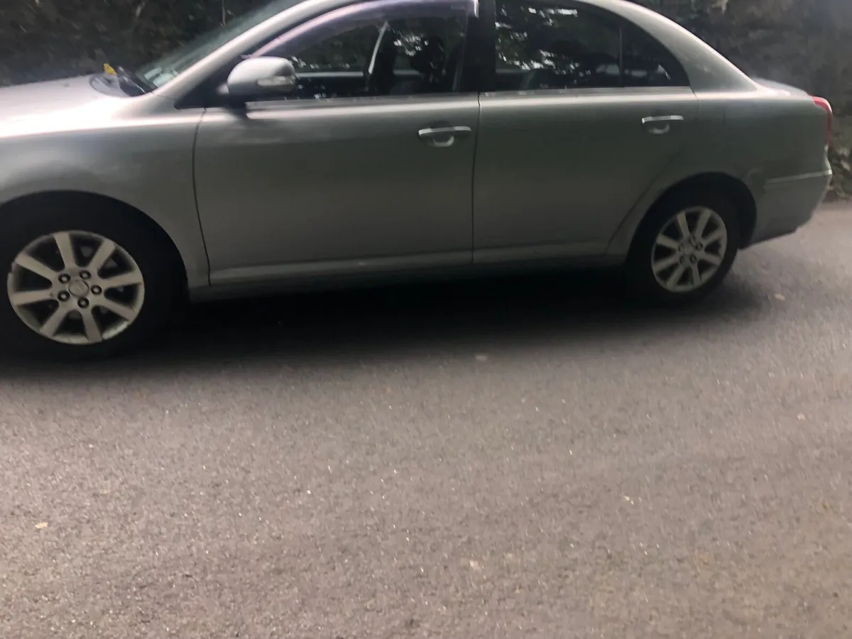 TOYOTA AVENSIS DRIVING PERFECT - Image 2