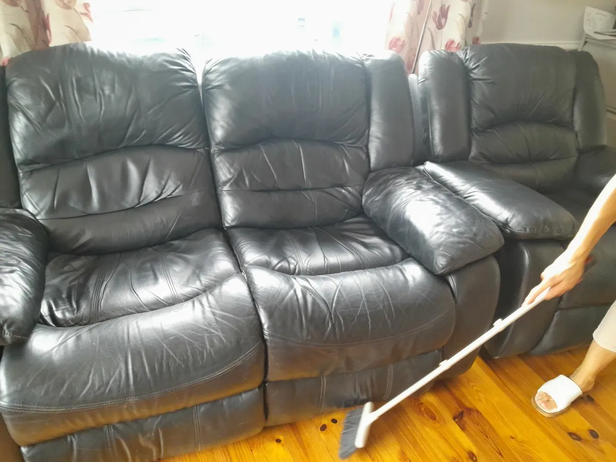 Recliner sitting room suite - Image 1