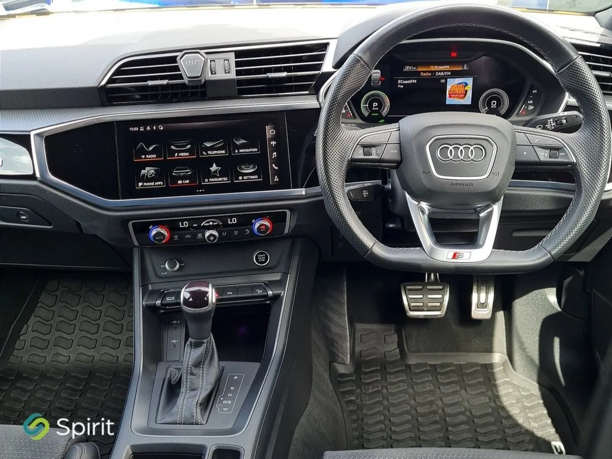Audi Q3 Hybrid Black Ed S-line Sportback - Image 4