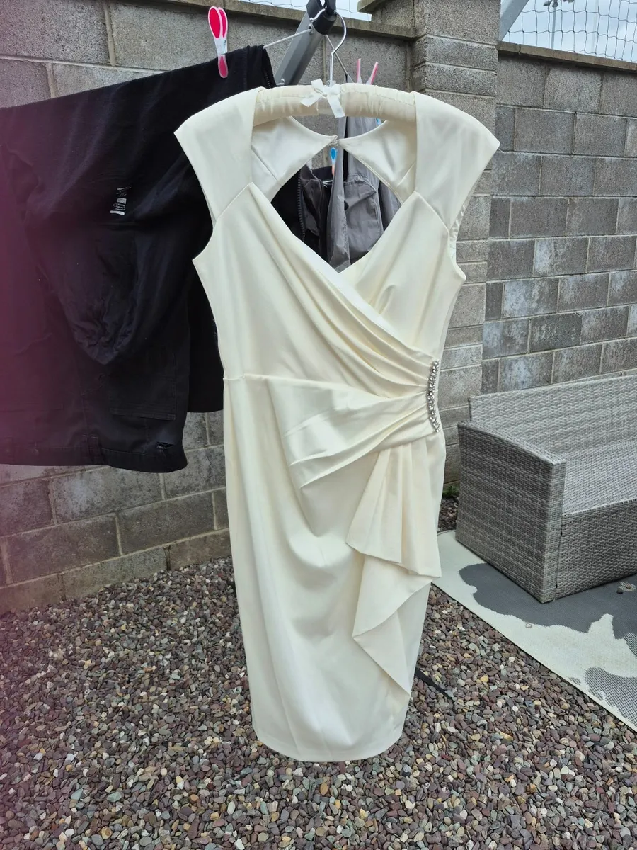 Wedding dress and tiara for sale - Image 3