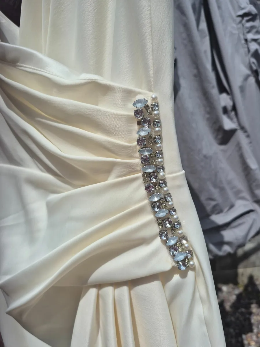 Wedding dress for sale - Image 4