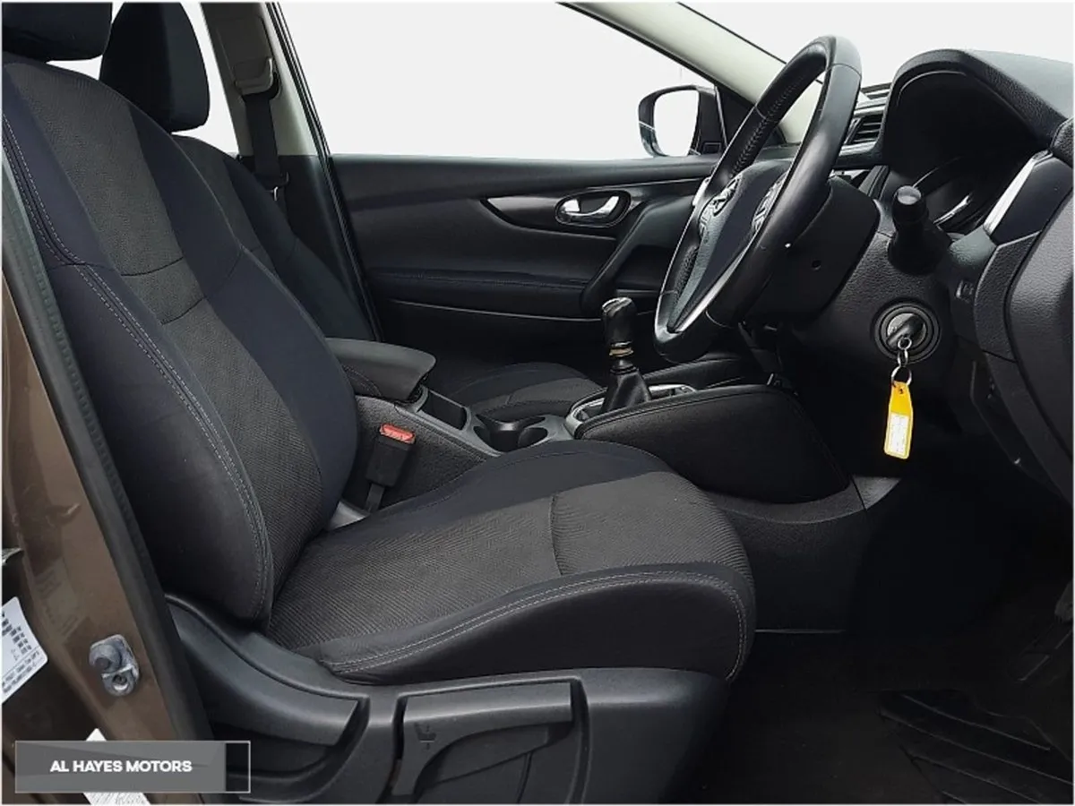 Nissan QASHQAI 1.2 Petrol Engine  SV Model - Image 4