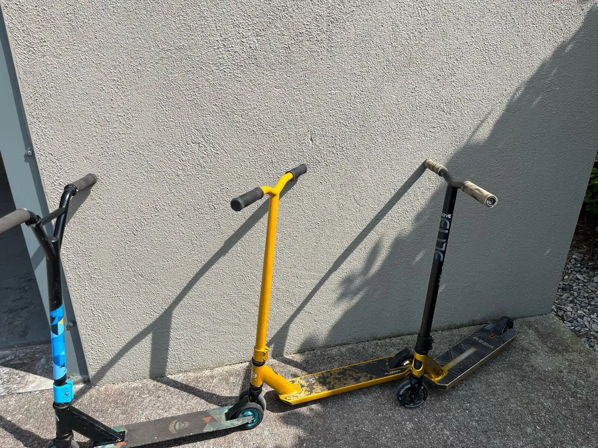 3 Scooters - Image 1