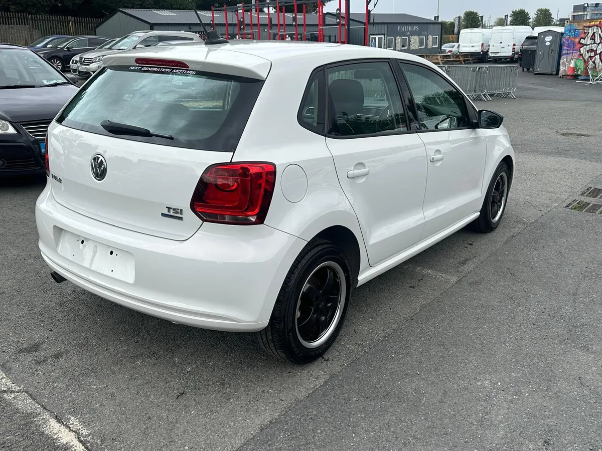 Volkswagen Polo 2014 with FULL OPTION - Image 4