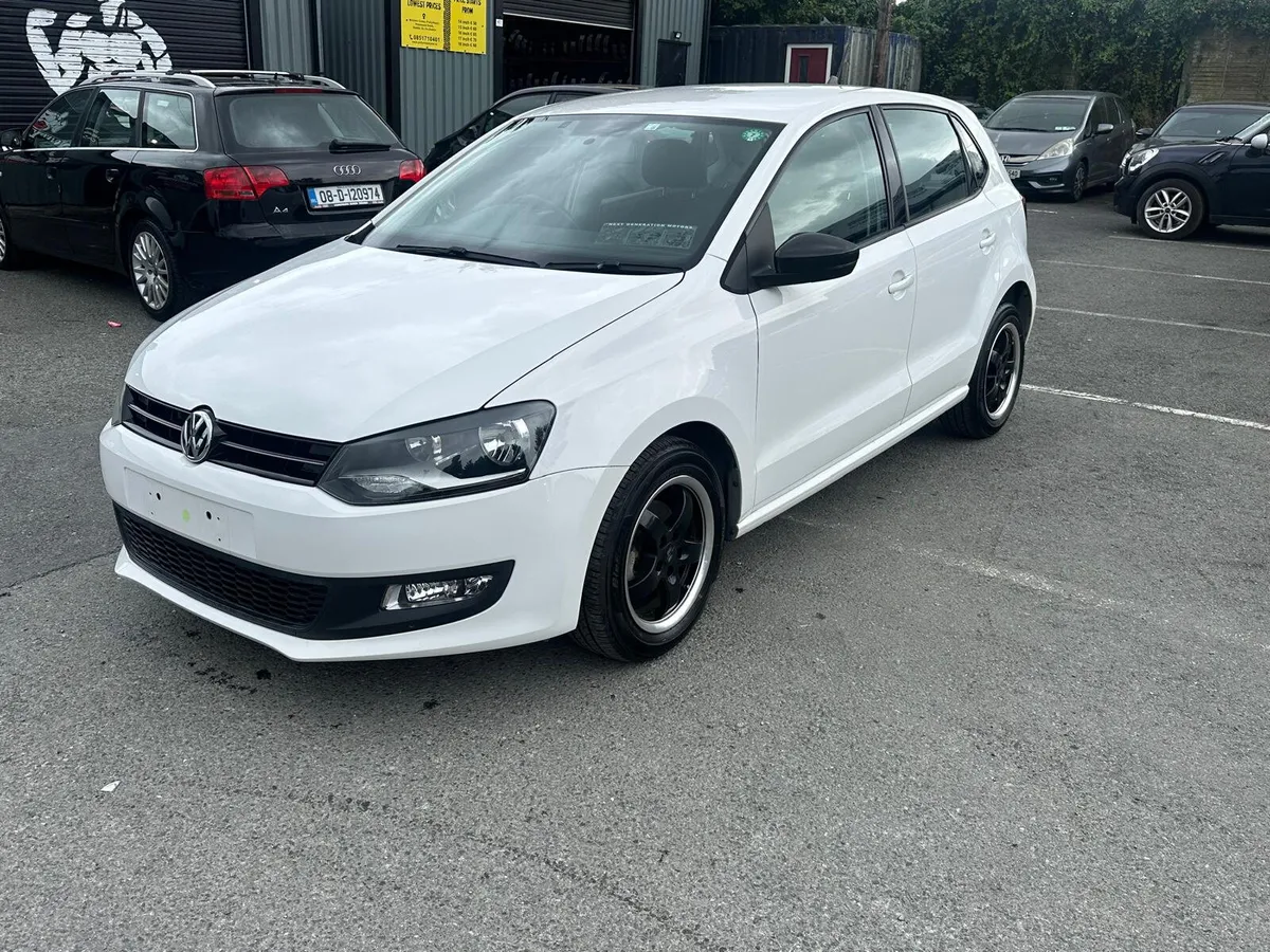 Volkswagen Polo 2014 with FULL OPTION - Image 3