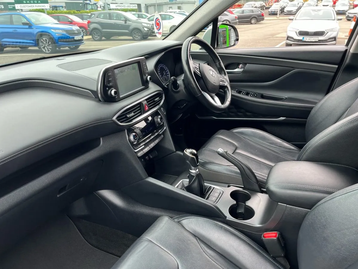 Hyundai Santa Fe Executive Plus 2.2 Crdi 2WD - Us - Image 3