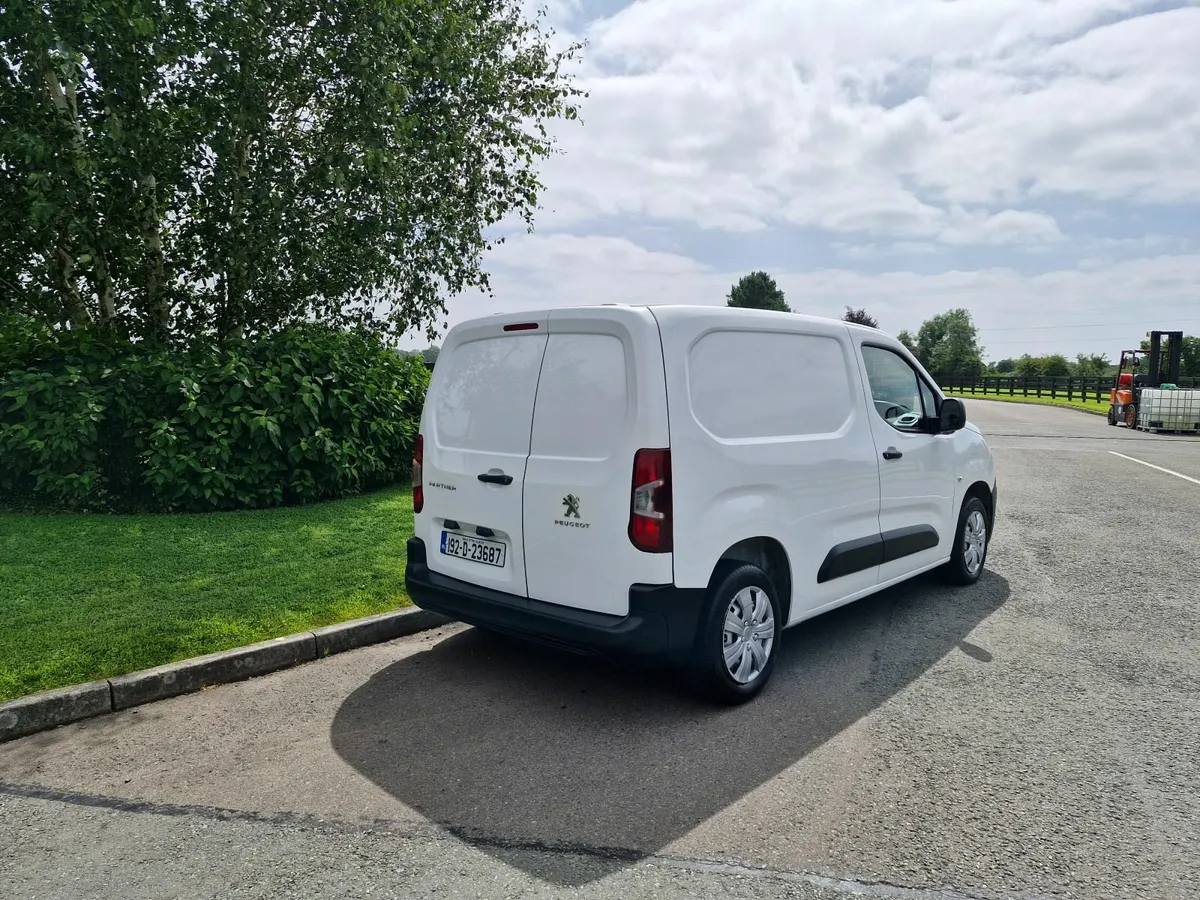 Peugeot Partner Diesel 11,750 + VAT = 14,495 - Image 3