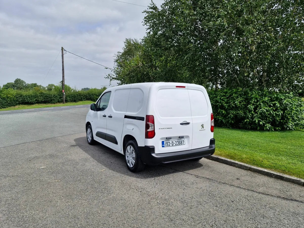 Peugeot Partner Diesel 11,750 + VAT = 14,495 - Image 4