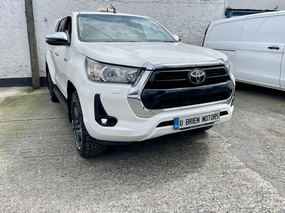 Toyota Hilux Icon 2.4D4D 4WD Auto Crew Cab,2021 - Image 1