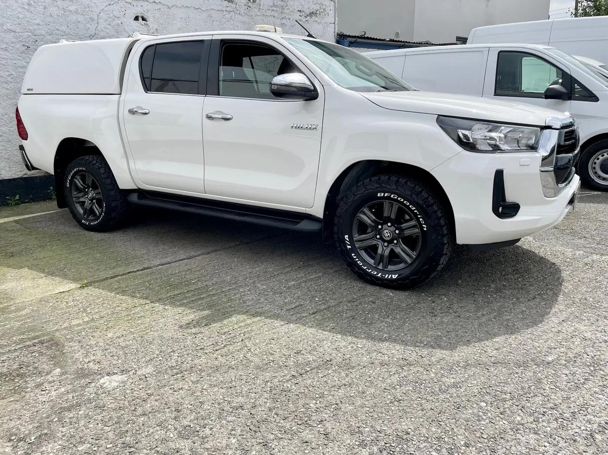 Toyota Hilux Icon 2.4D4D 4WD Auto Crew Cab,2021 - Image 2
