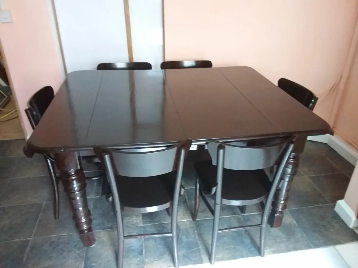 Kitchen or Dining Room Table with 6 chairs.