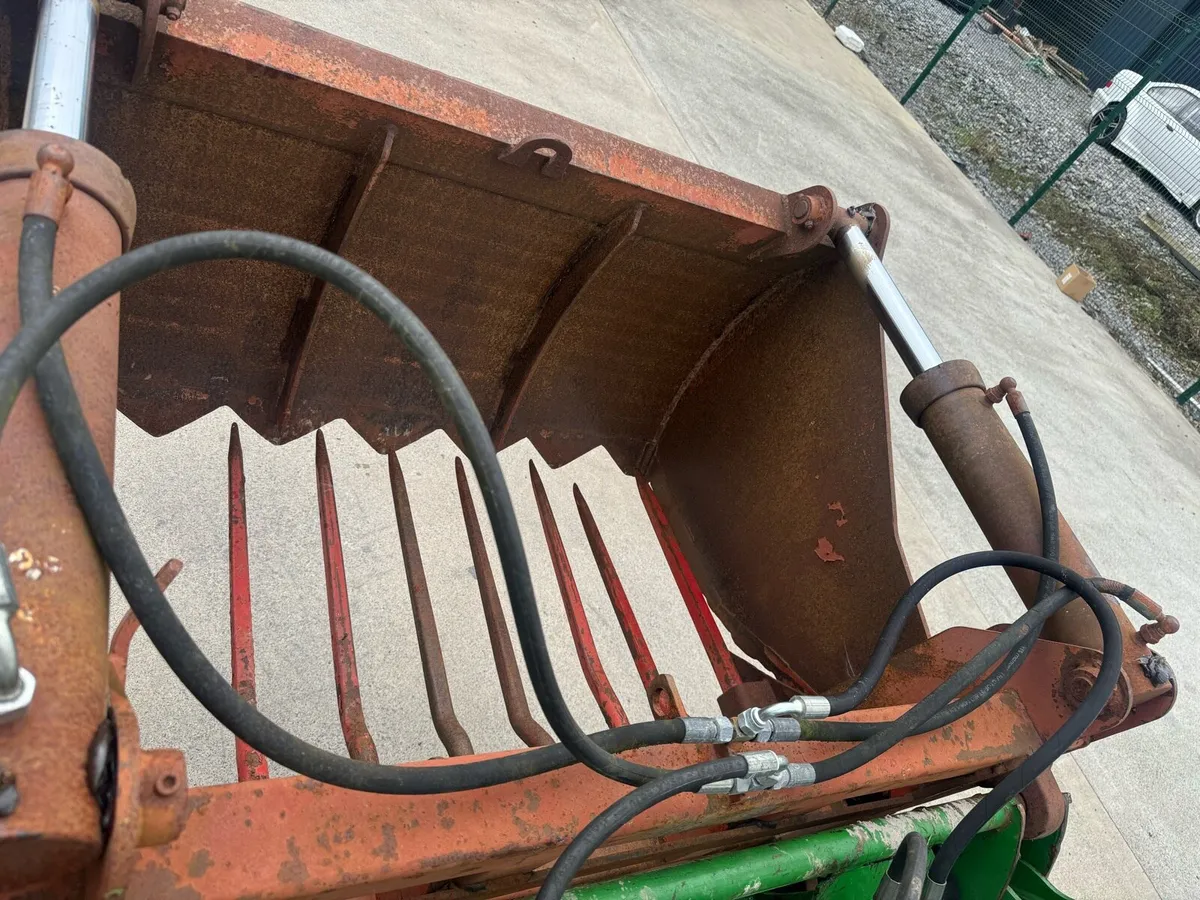 Sheer grab and 5ft bucket - Image 4