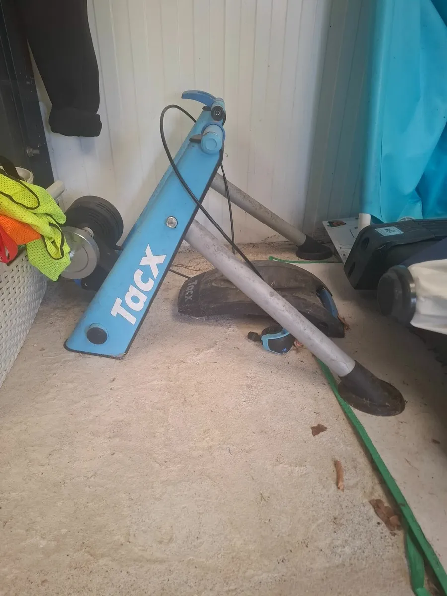 Indoor bike trainer