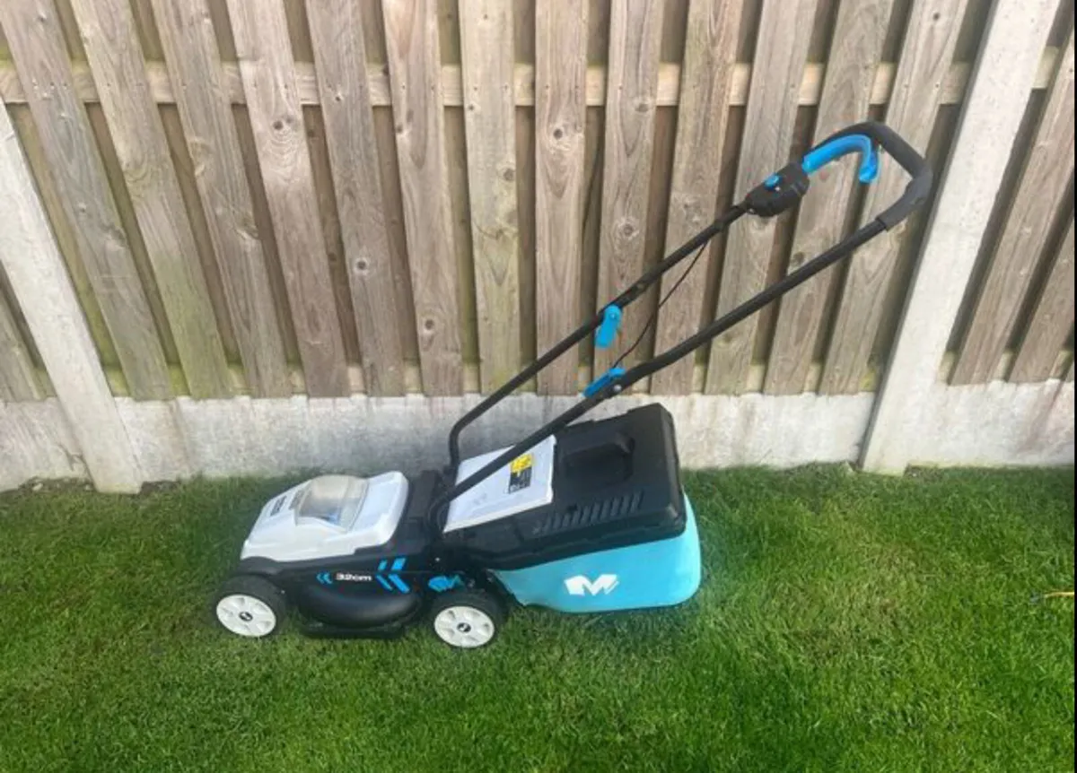 McAllister Battery Lawnmower & Strimmer - Image 2