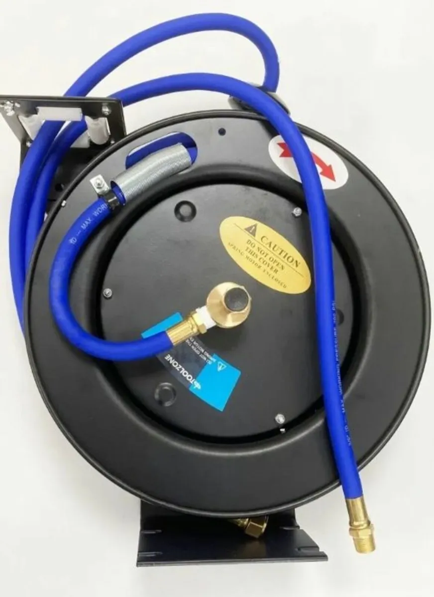 30FT  RETRACTABLE AIR HOSE - Image 1