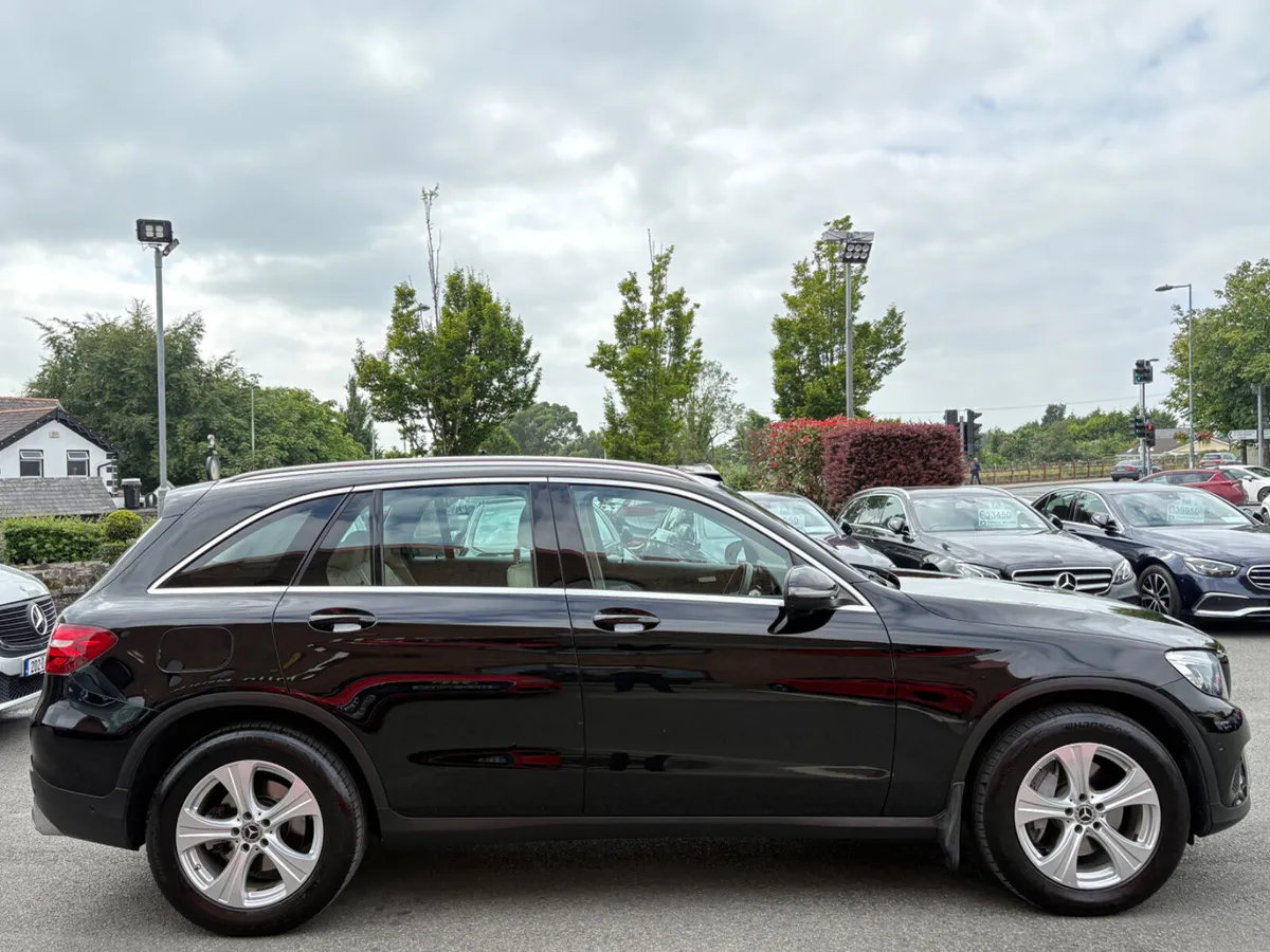 171 Mercedes-Benz GLC250 4Matic Auto - Image 4