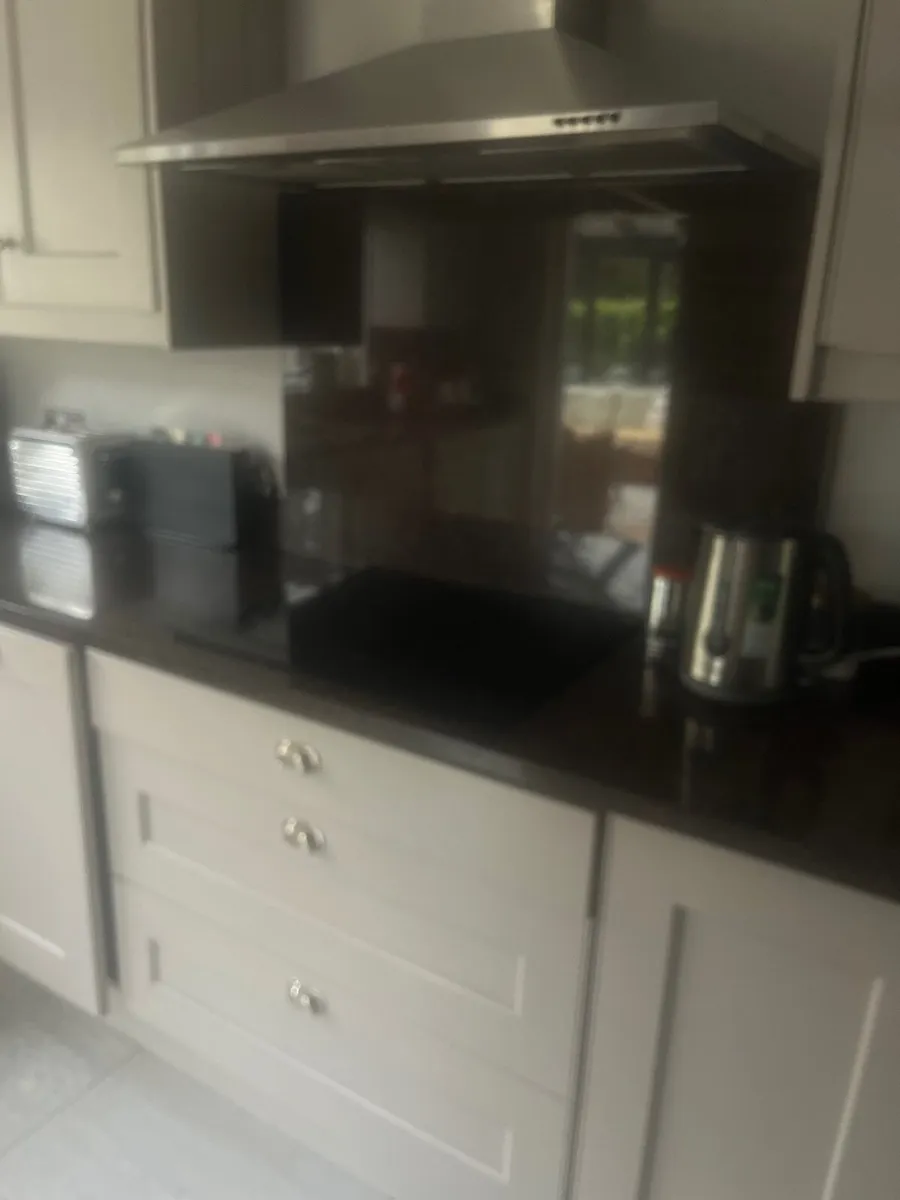 Kitchen doors , Granite top , sink extracto fan am - Image 1