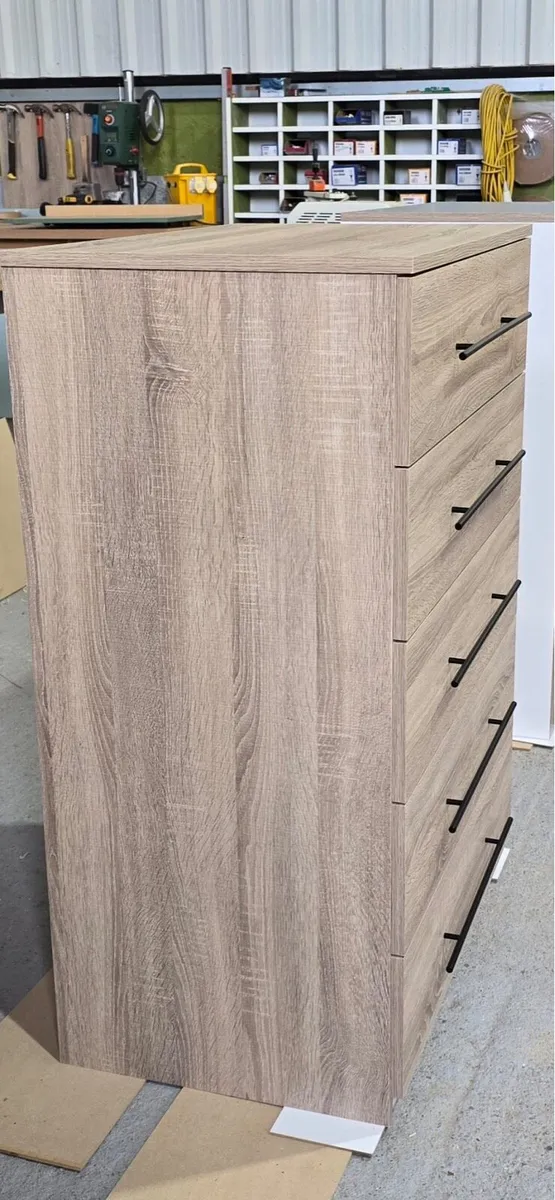 Chest of drawers - Image 3