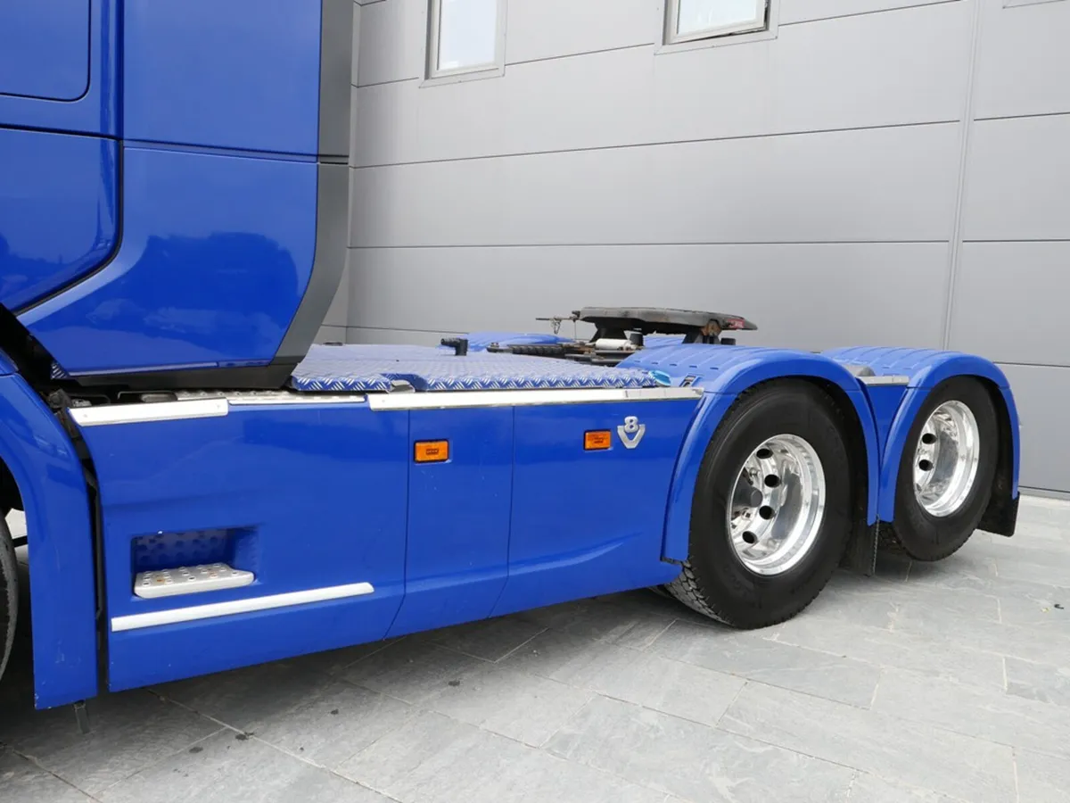 Scania S730 N/G Highline 6x2 Tag Axle Auto Gearbox - Image 4