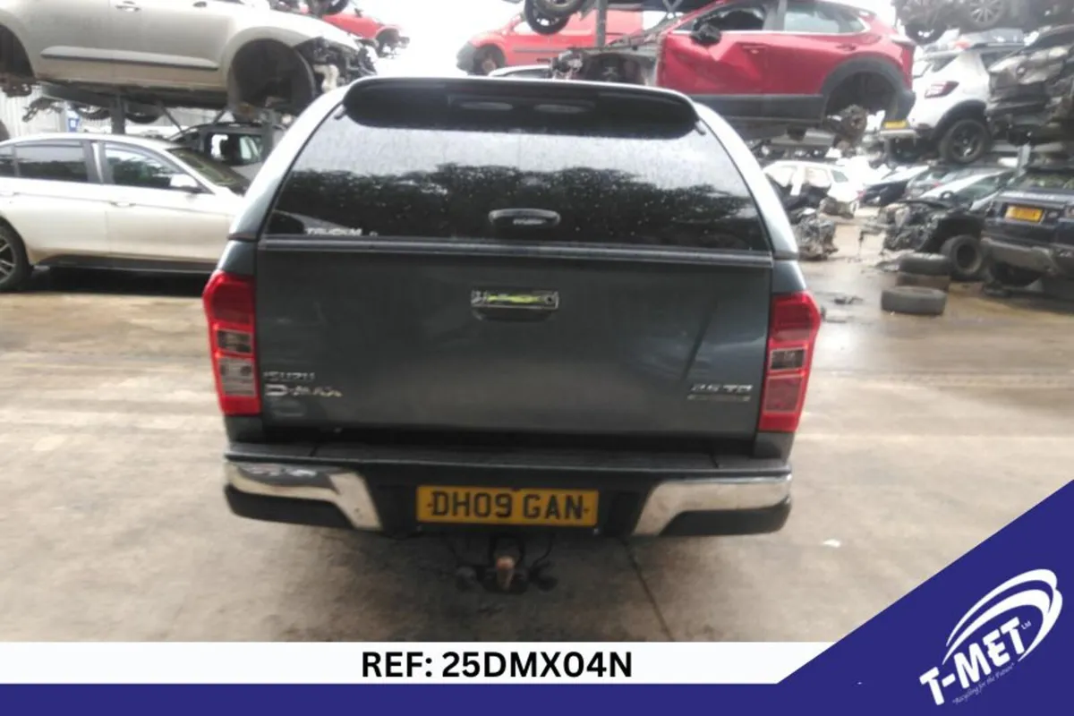 2013 ISUZU D-MAX BREAKING FOR PARTS - Image 3
