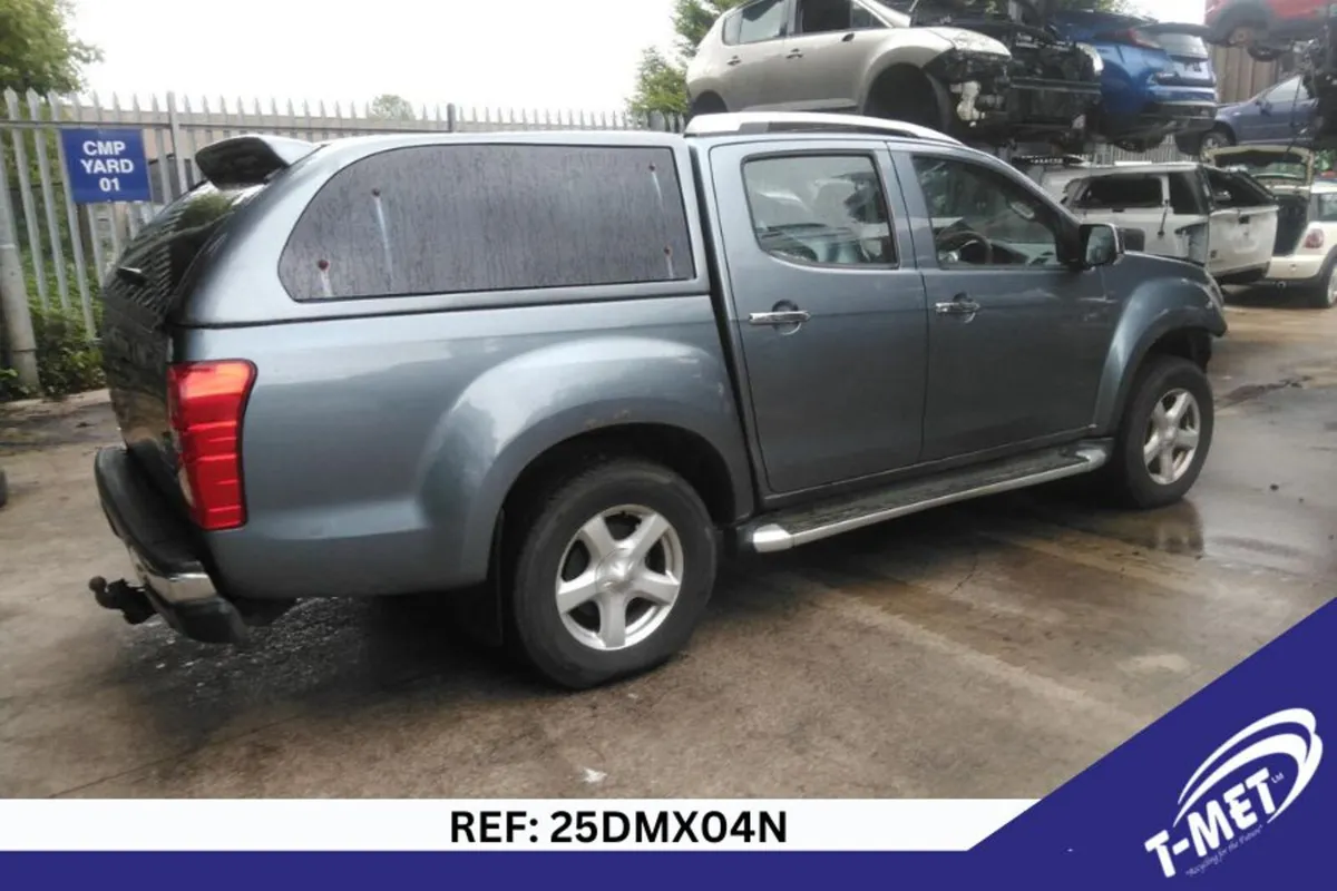 2013 ISUZU D-MAX BREAKING FOR PARTS - Image 4