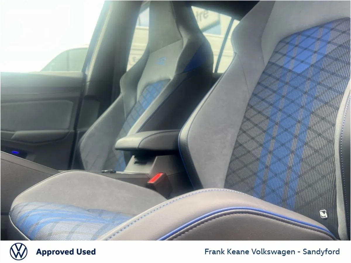 Volkswagen Golf  R  2.0 TSI 320HP DSG 4motion  fr - Image 4