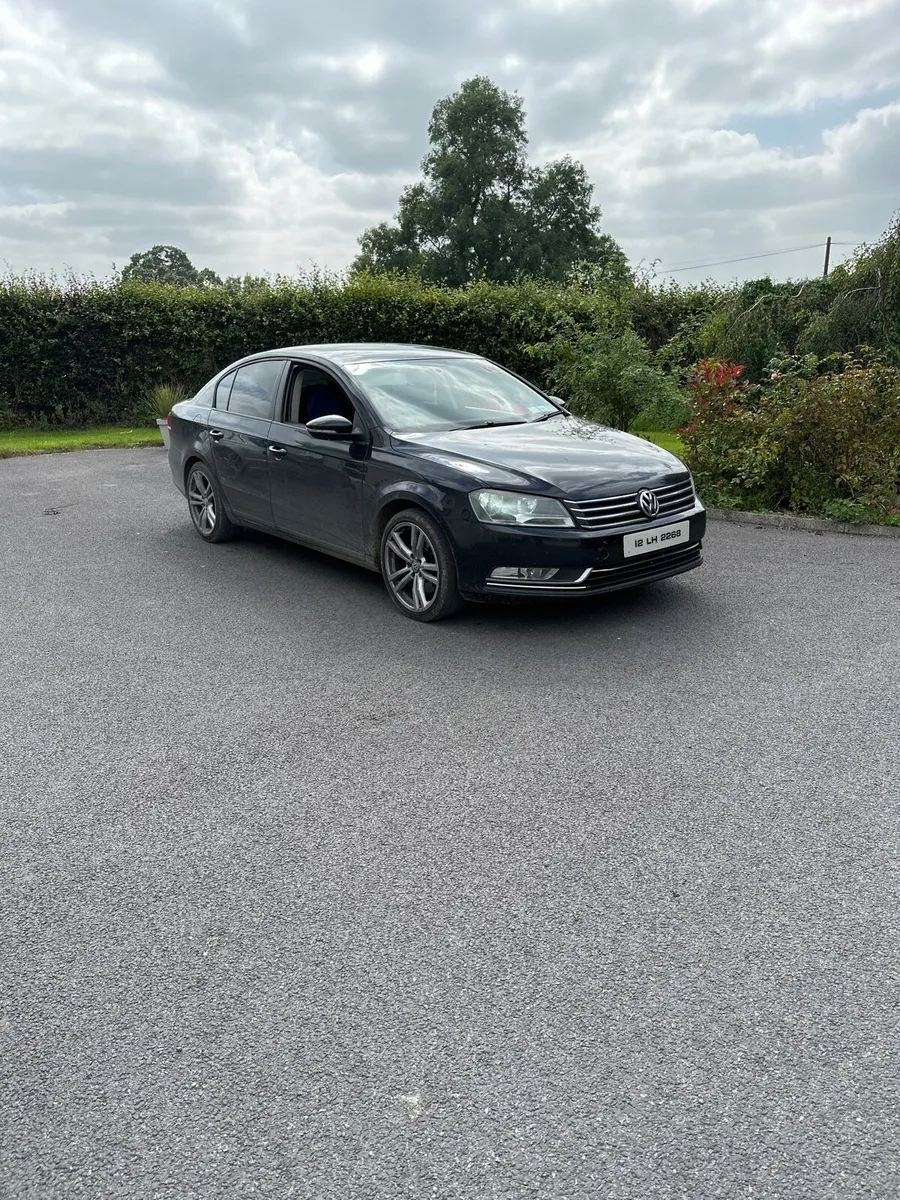 Volkswagen Passat - Image 2