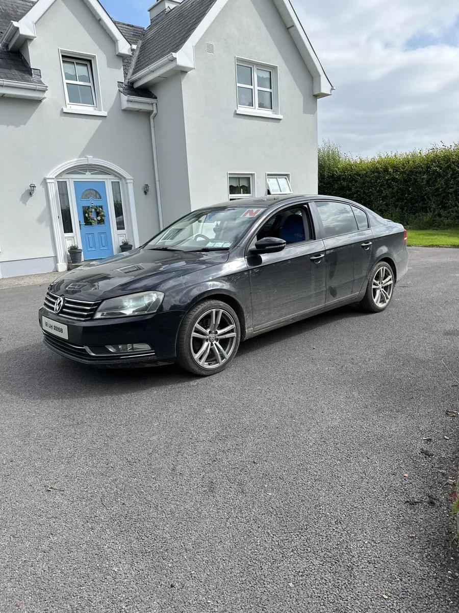Volkswagen Passat - Image 1