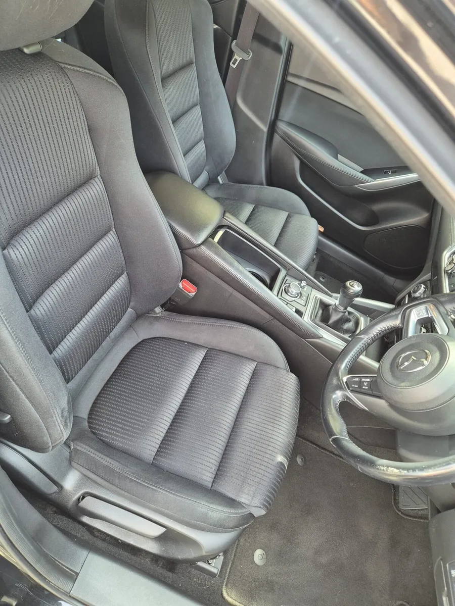 172 Mazda 6 2.2D Executive SE Tourer - Image 2