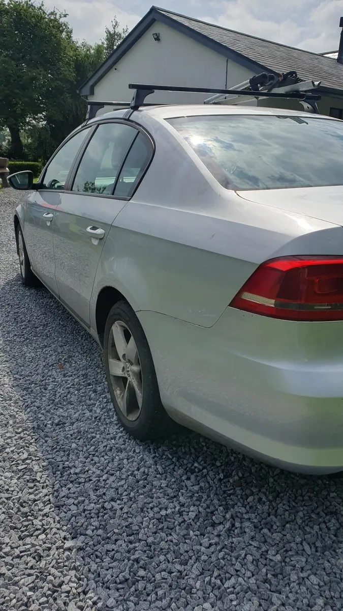 Volkswagen Passat 2011 - Image 3
