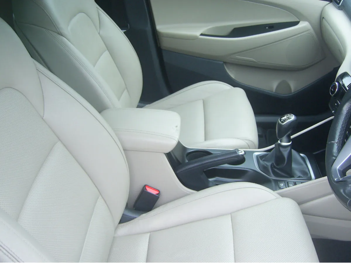Hyundai Tucson EXECUTIVE 5DR - Image 4